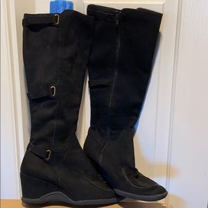 Size 10M - A2 by Aeresoles Suede-like Wedge Boot